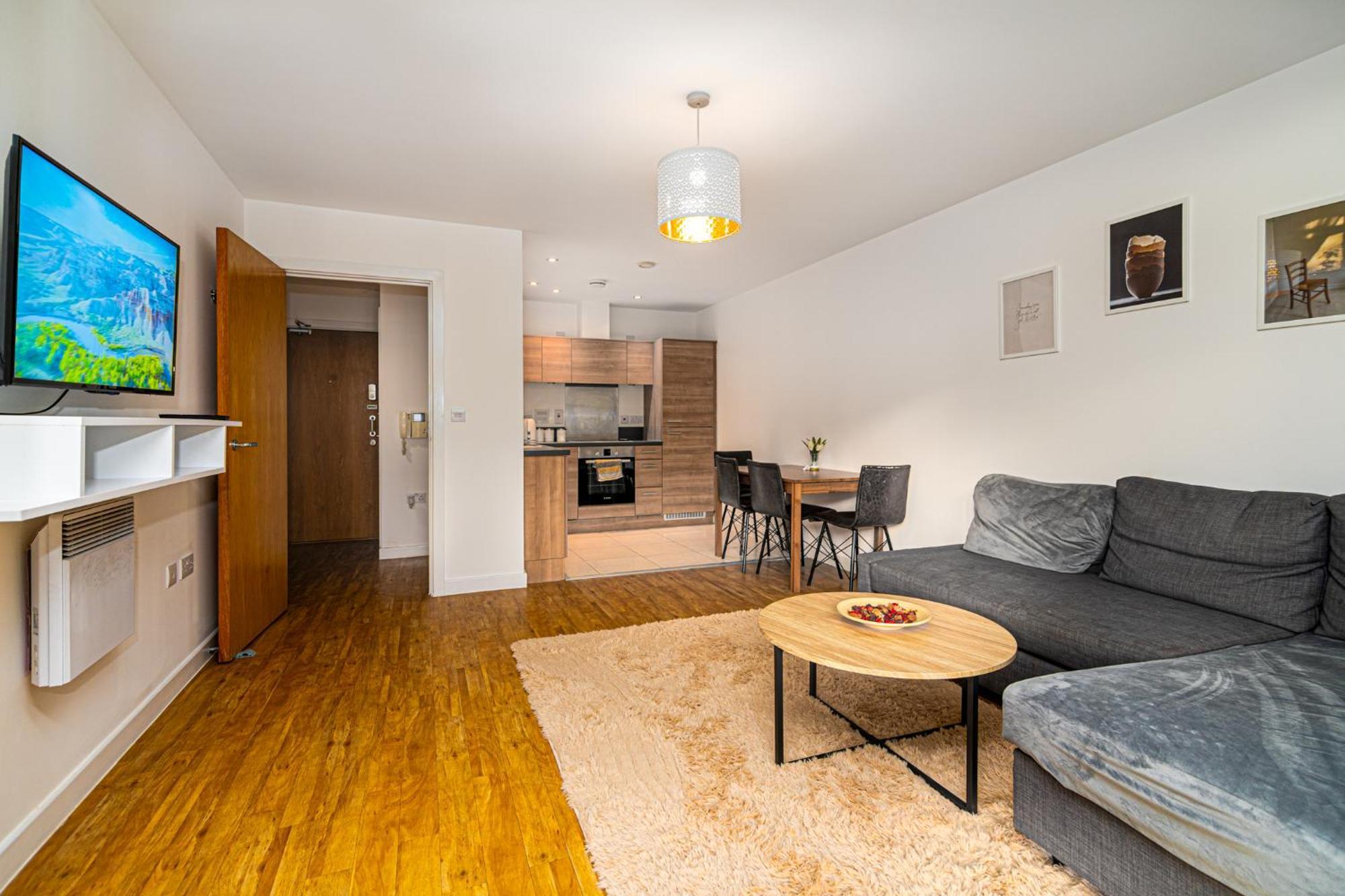 Zenith Hub Apartment London Bagian luar foto