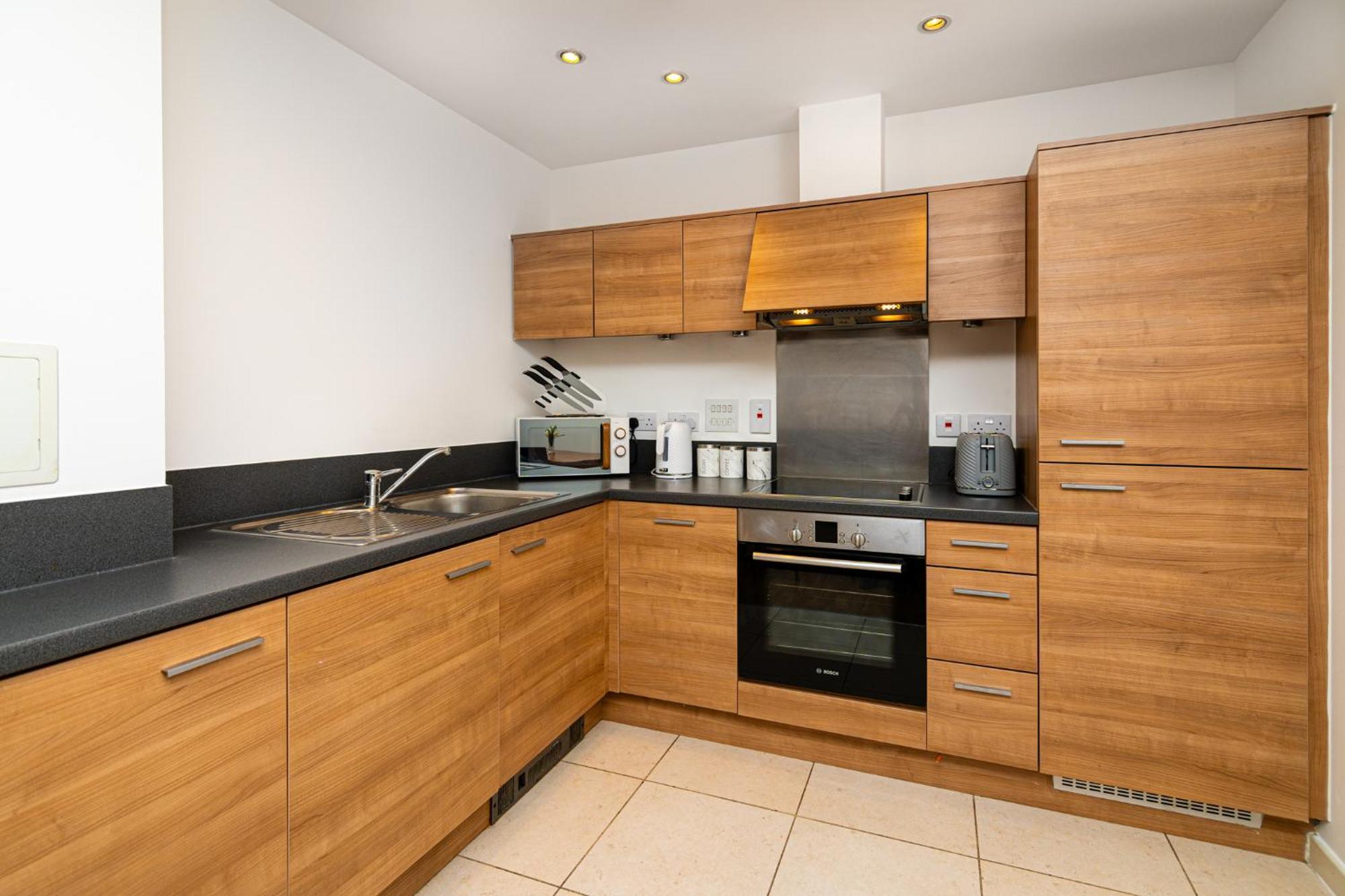 Zenith Hub Apartment London Bagian luar foto