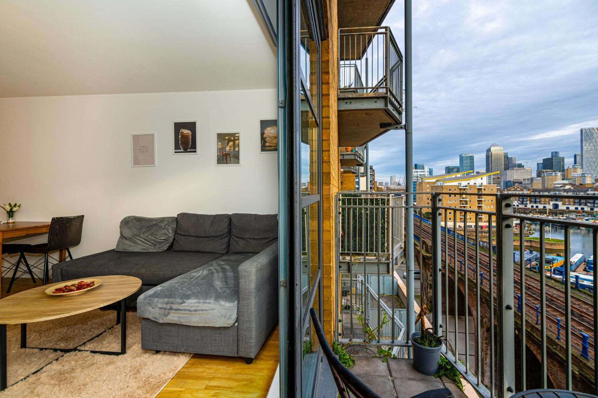 Zenith Hub Apartment London Bagian luar foto