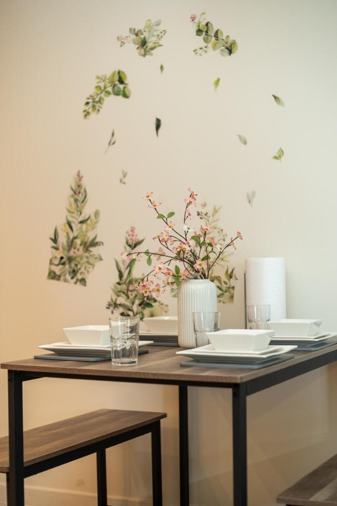 Zenith Hub Apartment London Bagian luar foto