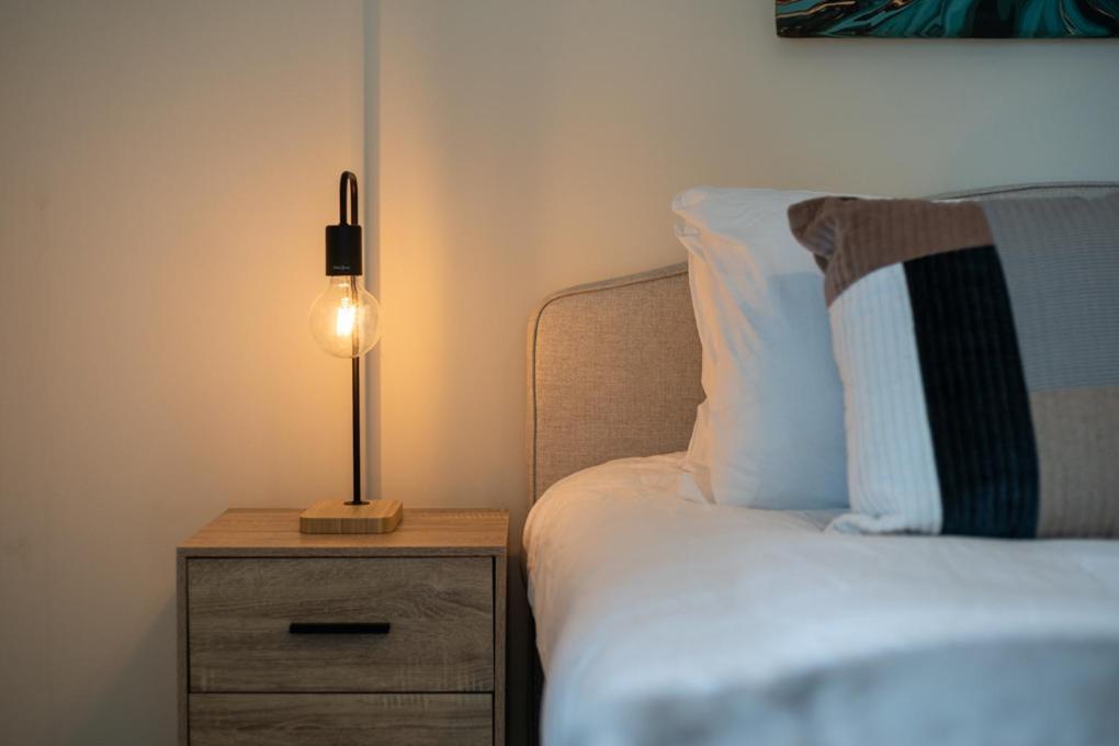 Zenith Hub Apartment London Bagian luar foto
