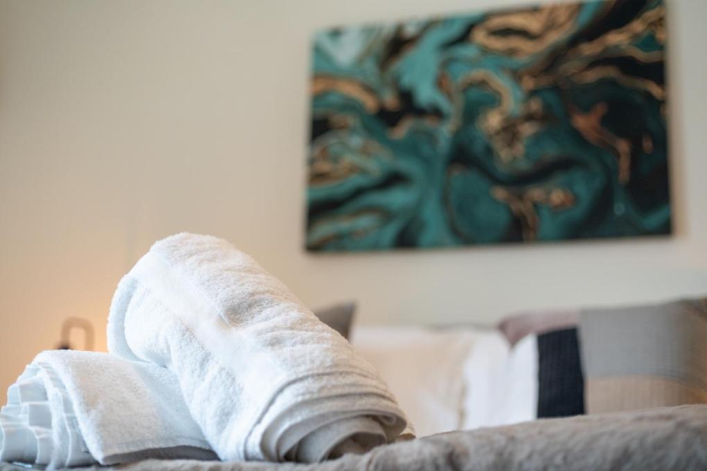 Zenith Hub Apartment London Bagian luar foto