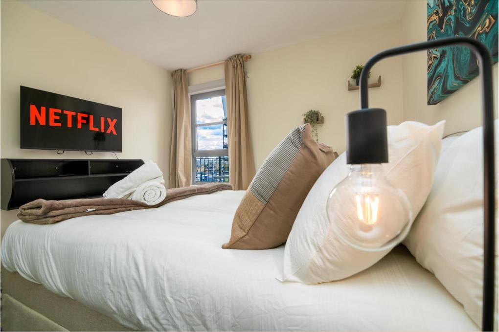 Zenith Hub Apartment London Bagian luar foto